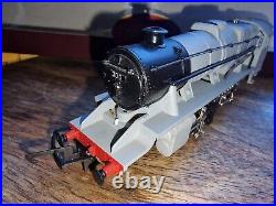 Hornby R2043 2-8-0 Locomotive WD CLASS 8F Limited Edition #35/500 (MAA Toys)
