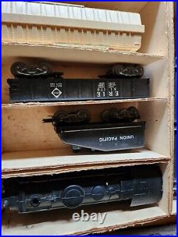 Vintage Marx Toys, Steam Type Electric Train Set Engine 666 Union Pacifica